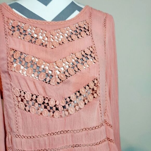 Peach Peak Thru Open Back Blouse - Picture 4 of 8